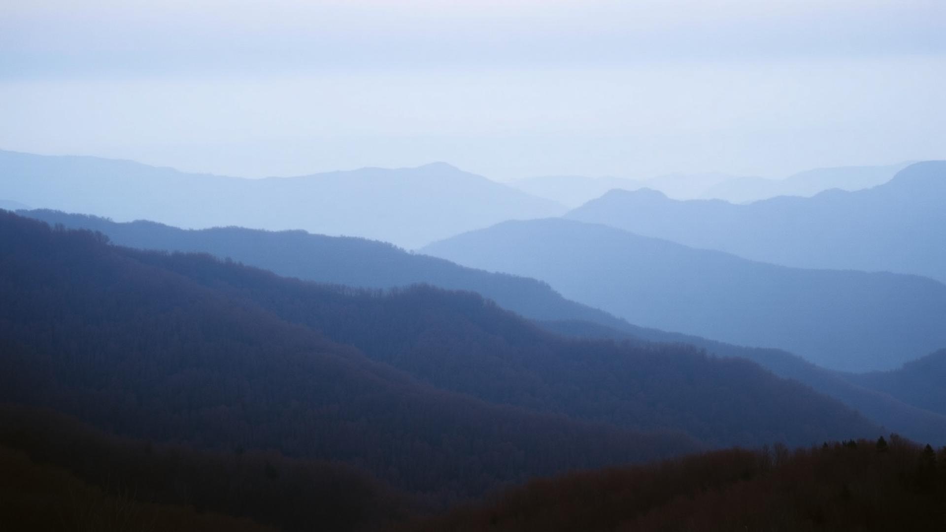 Misty Blue Ridge mountains at dawn